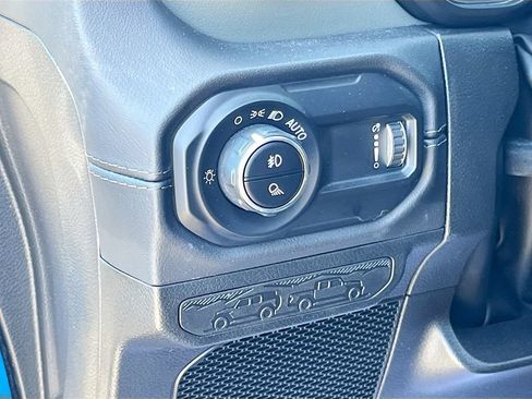 Used 2024 Jeep Gladiator Mojave w/ Technology Group AWD/4WD image 10