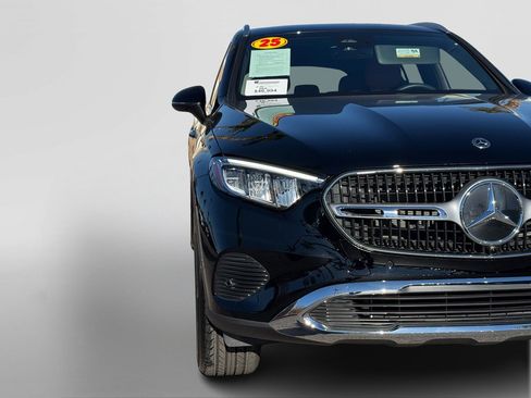 Certified 2025 Mercedes-Benz GLC 300 image 11