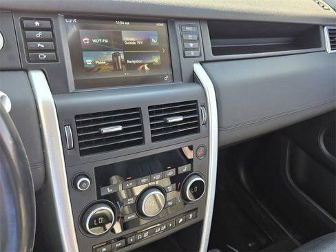 Used 2016 Land Rover Discovery Sport HSE image 21