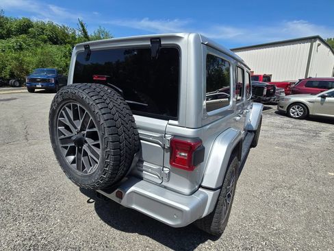 Used 2024 Jeep Wrangler High Altitude AWD/4WD image 7