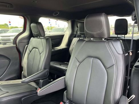 New 2026 Chrysler Voyager LX FWD image 27