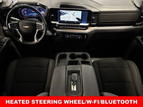 Used 2022 Chevrolet Silverado 1500 LT w/ Z71 Off-Road Package AWD/4WD image 3