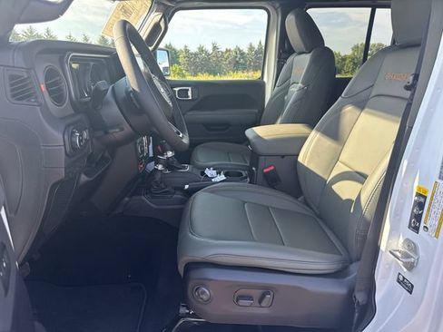 New 2026 Jeep Gladiator Mojave AWD/4WD image 21