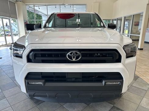 Used 2025 Toyota 4Runner SR5 AWD/4WD image 8