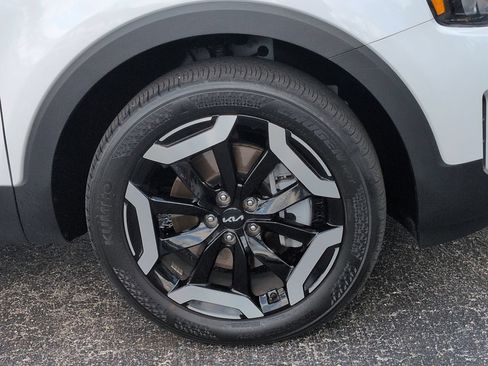 Used 2025 Kia Telluride S FWD image 11