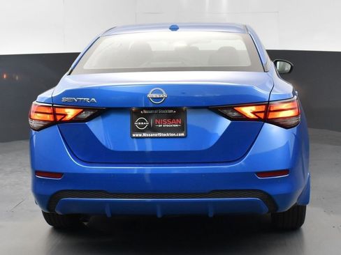 Used 2025 Nissan Sentra SV w/ Trunk Package image 7