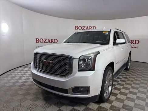 Used 2017 GMC Yukon XL SLT w/ Open Road Package RWD image 4