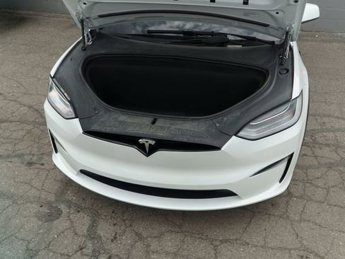 Used 2022 Tesla Model X image 15
