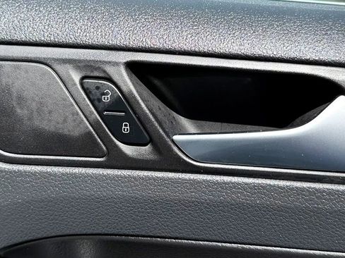 Used 2012 Volkswagen Jetta GLI Autobahn FWD image 35