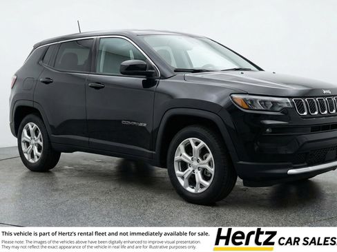 Used 2025 Jeep Compass Latitude image 1
