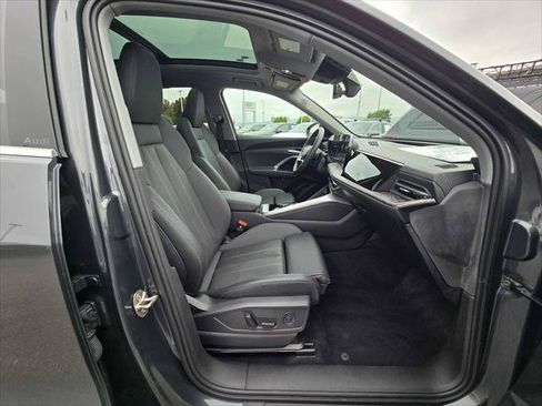 Certified 2025 Audi Q5 Premium Plus w/ Premium Plus AWD/4WD image 11