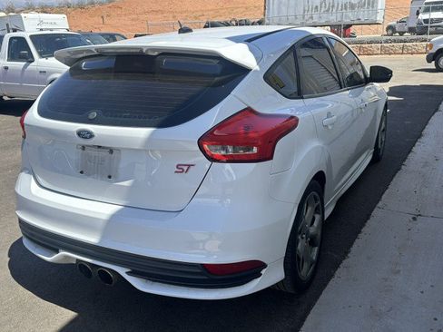 Used 2017 Ford Focus ST w/ Equipment Group 401A FWD image 3