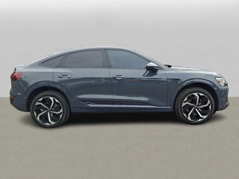 Used 2024 Audi Q8 e-tron Prestige AWD/4WD image 32