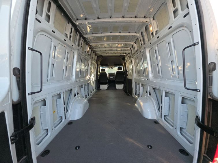 Used 2025 Mercedes-Benz Sprinter 2500 image 13