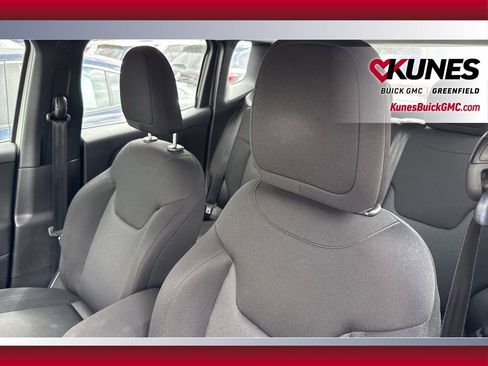 Used 2020 Jeep Renegade Sport FWD image 17
