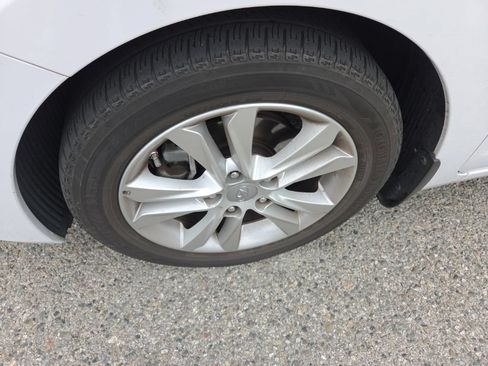 Used 2015 Hyundai Elantra GT FWD image 9