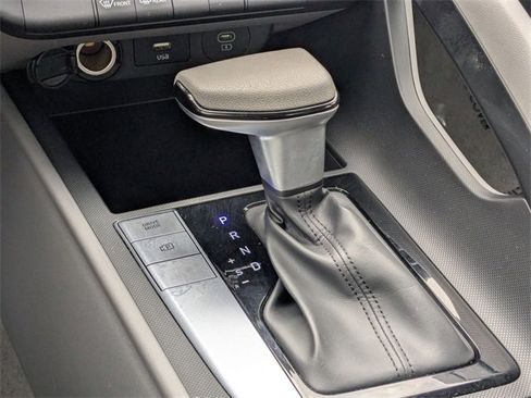 Used 2024 Hyundai Elantra SEL image 24