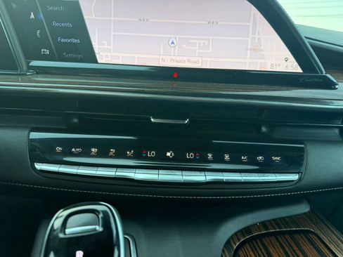 Used 2021 Cadillac Escalade Luxury RWD image 30