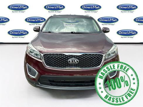 Used 2017 Kia Sorento FWD image 2