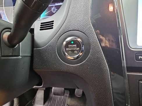 Used 2018 Ford Explorer XLT w/ Equipment Group 202A FWD image 27