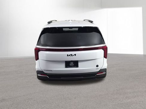 Used 2025 Kia Carnival SX Prestige FWD image 40
