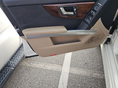 Used 2011 Mercedes-Benz GLK 350 2WD image 9