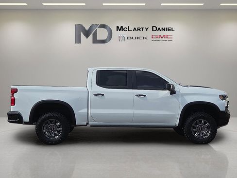Used 2025 Chevrolet Silverado 1500 ZR2 w/ Technology Package AWD/4WD image 6