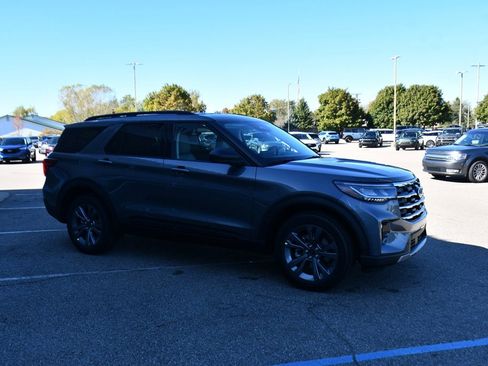 Used 2026 Ford Explorer Active w/ Active Comfort Package image 8