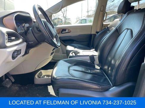 Used 2018 Chrysler Pacifica Touring-L Plus w/ Tire & Wheel Group image 6