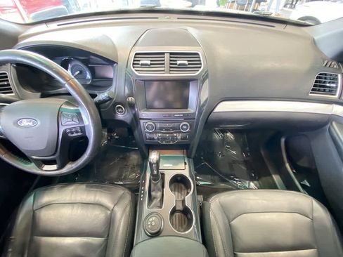 Used 2016 Ford Explorer XLT w/ Equipment Group 202A image 24