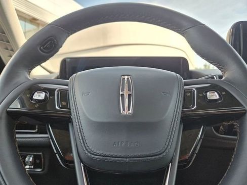 Used 2025 Lincoln Aviator Reserve w/ Equipment Group 201A AWD/4WD image 34