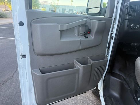 Used 2017 Chevrolet Express 2500 image 11