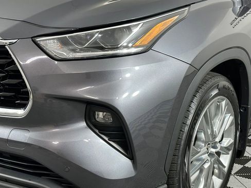 Used 2020 Toyota Highlander Limited AWD/4WD image 13