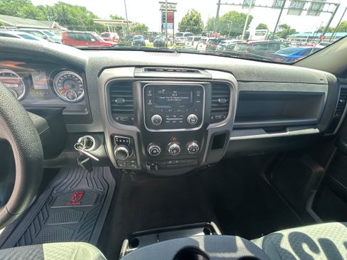 Used 2015 RAM 1500 Express AWD/4WD image 8