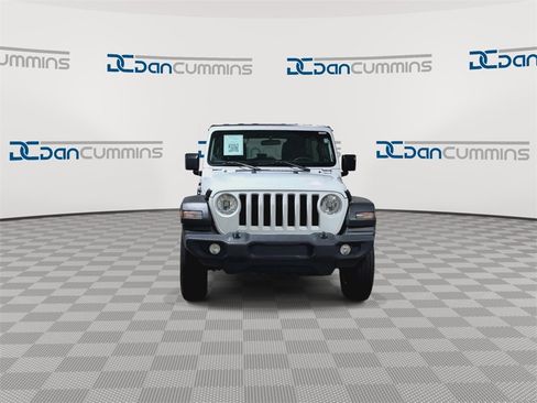 Used 2023 Jeep Wrangler Sport S image 3