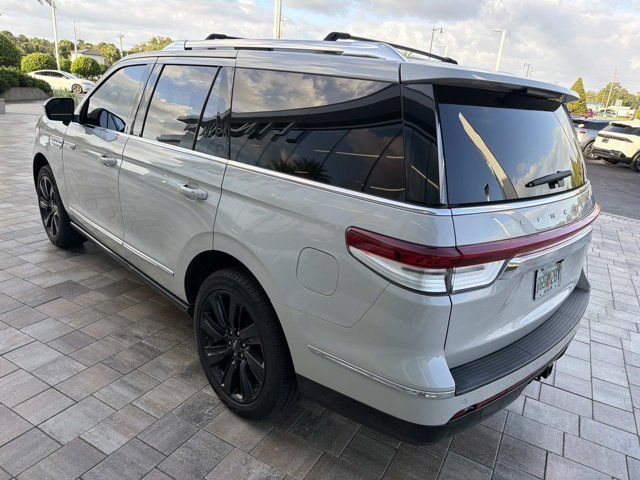 Used 2022 Lincoln Navigator Reserve AWD/4WD image 4