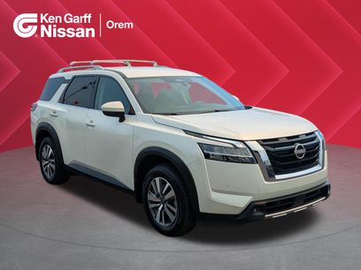 Used 2023 Nissan Pathfinder SL