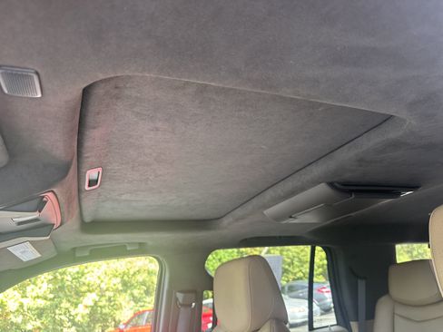 Used 2019 Cadillac Escalade Platinum AWD/4WD image 5