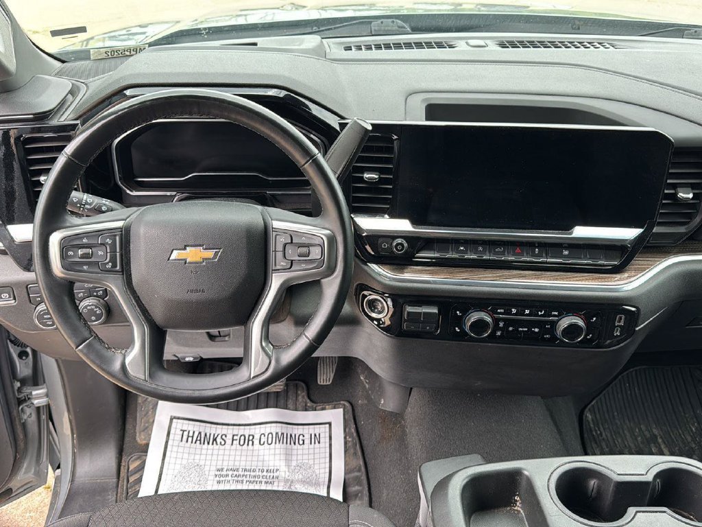 Used 2025 Chevrolet Silverado 1500 LT AWD/4WD image 11