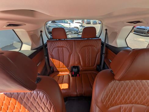 Used 2019 BMW X7 xDrive40i w/ Premium Package AWD/4WD image 9