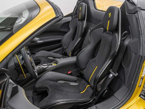 Used 2022 Ferrari SF90 Spider AWD/4WD image 5