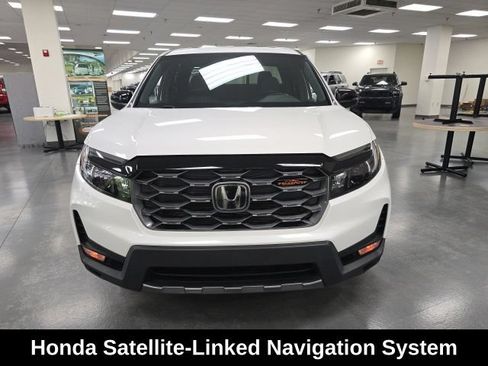 Used 2025 Honda Ridgeline TrailSport image 2