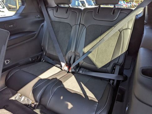 New 2025 Jeep Grand Cherokee L Altitude image 32