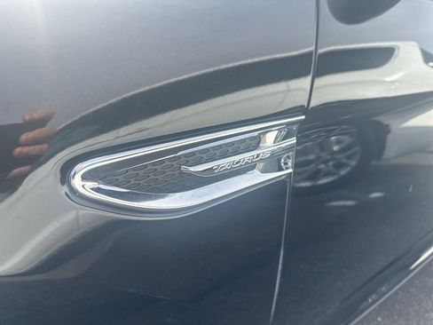 Used 2017 Ford Taurus Limited image 6