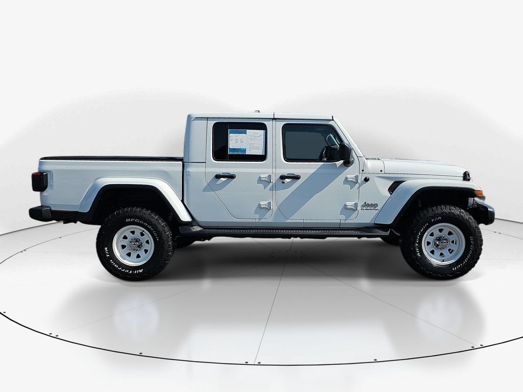 Used 2020 Jeep Gladiator Overland AWD/4WD image 5