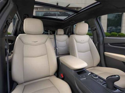 Used 2023 Cadillac XT5 Sportv w/ Technology Package image 16