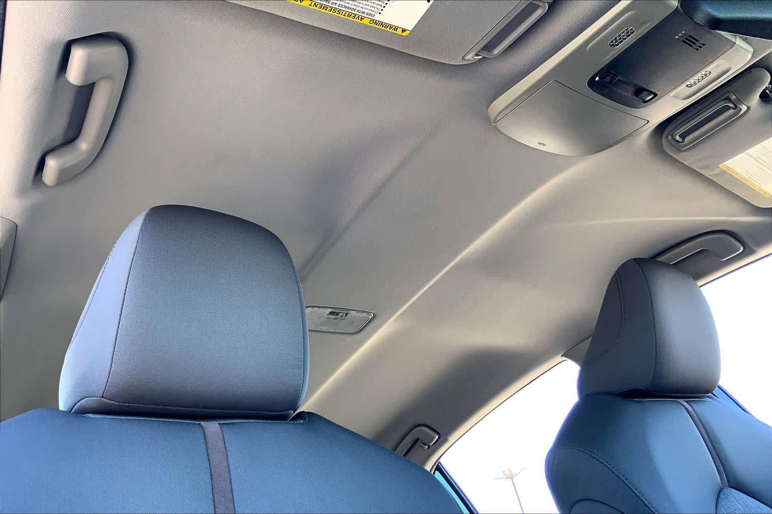 Used 2018 Toyota Camry LE FWD image 14