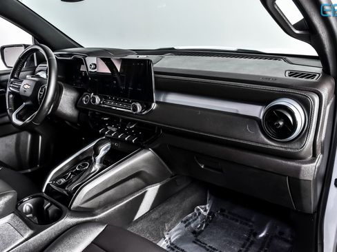 Used 2023 Chevrolet Colorado LT w/ LT Convenience Package III image 24