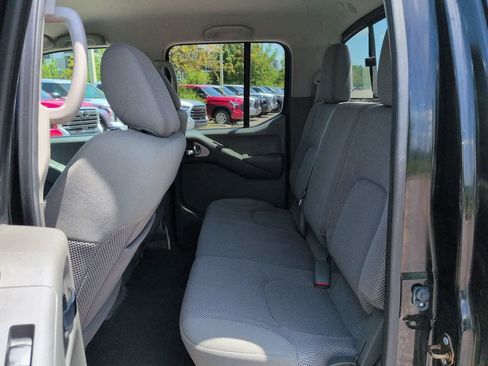 Used 2016 Nissan Frontier SV RWD image 13