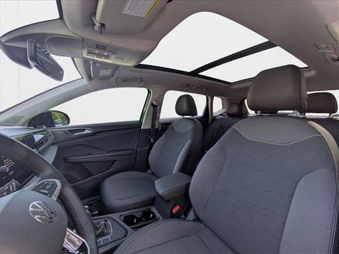 New 2025 Volkswagen Taos SE FWD image 10